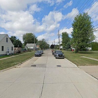 Maywood St, Roseville, MI 48066