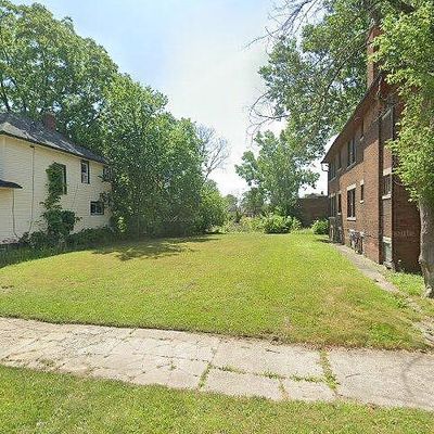 301 Moss, Vacant, Highland Park, MI 48203