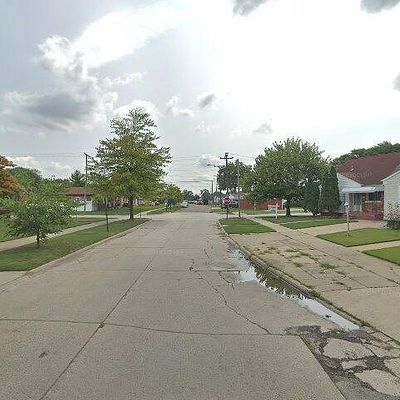 Mc Lain Ave, Lincoln Park, MI 48146