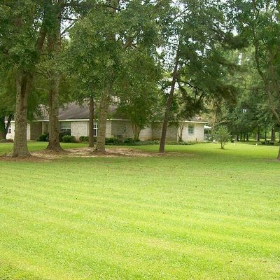4 Eagle Heights Dr, Picayune, MS 39466