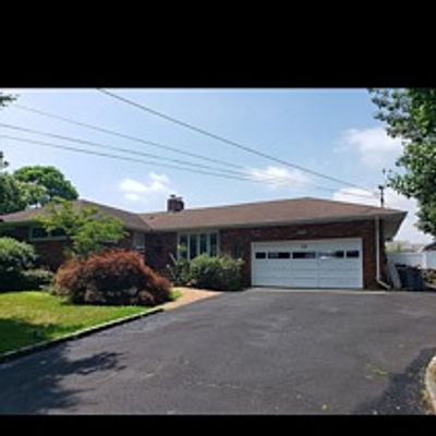 26 West Dr, Kings Park, NY 11754