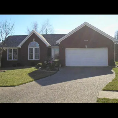 4500 Dogwood Forest Pl, Louisville, KY 40245