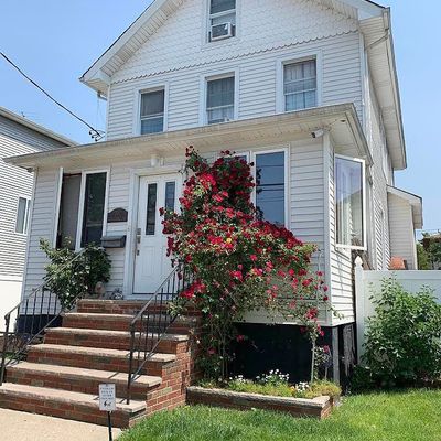 301 Dongan Hills Ave, Staten Island, NY 10305