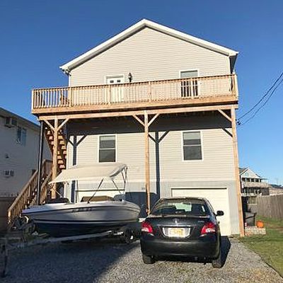 954 S 4 Th St, Lindenhurst, NY 11757