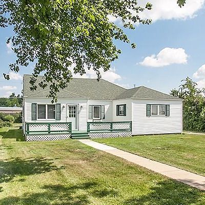 425 E South St, Peotone, IL 60468