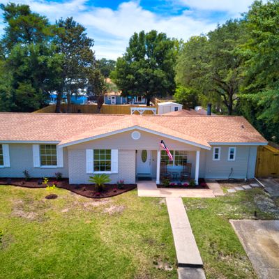 128 10 Th Ave, Shalimar, FL 32579