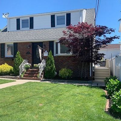 234 Pandolfi Ave, Secaucus, NJ 07094