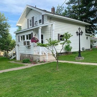 140 W Stanton St, Iron Mountain, MI 49801