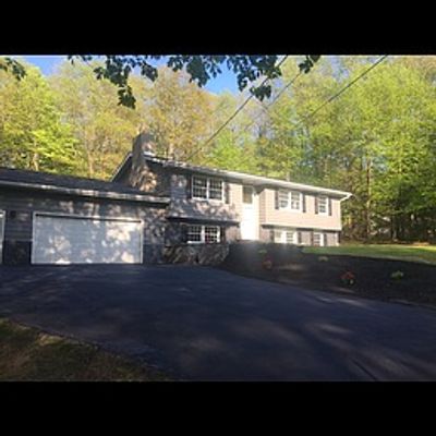 41 Beechnut Dr, Gouldsboro, PA 18424