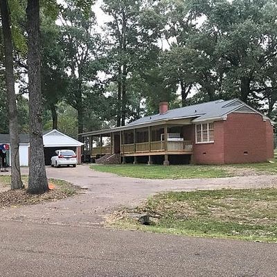 106 Sgt Prentiss Dr, Natchez, MS 39120