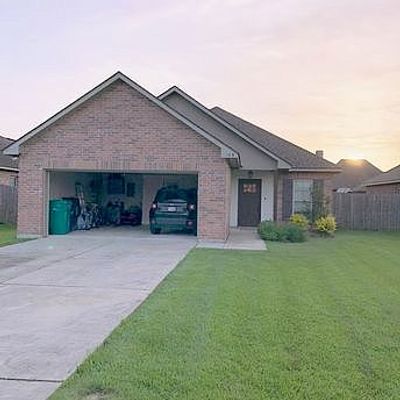 109 Hidden Hills Dr, Youngsville, LA 70592