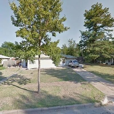 1521 N Gentry Dr, Wichita, KS 67208