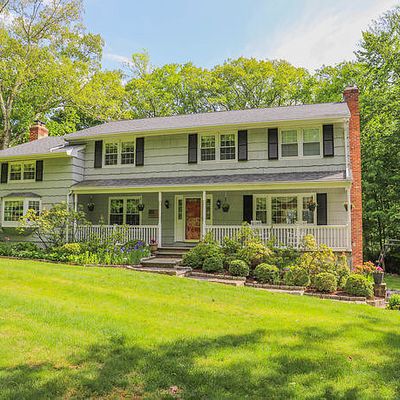 18 Mimosa Pl, Ridgefield, CT 06877