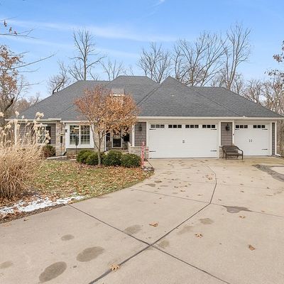 2315 Deer Ridge Cir, Le Claire, IA 52753