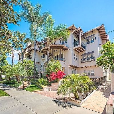 216 S Madison Ave #205, Pasadena, CA 91101