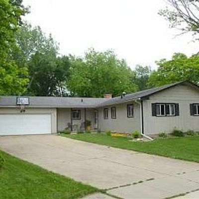 4006 Cardinal Ct, Cedar Falls, IA 50613