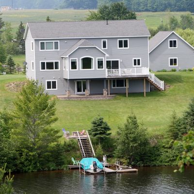 40568 Channel View Ln, Chassell, MI 49916