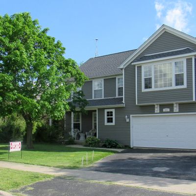 901 Hilltop Ln, Genoa City, WI 53128