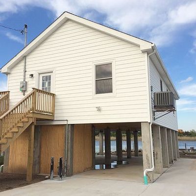 823 Venetian Blvd, Lindenhurst, NY 11757