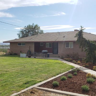 10892 Yakima Valley Hwy, Zillah, WA 98953