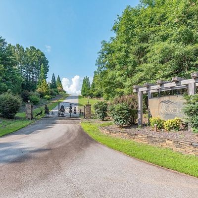 2 Palisade Drive, Mill Spring, NC 28756