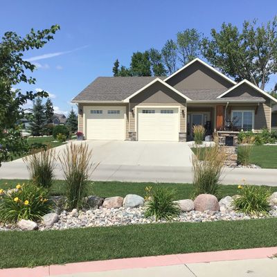 598 Autumn Woods Blvd, Grand Forks, ND 58201