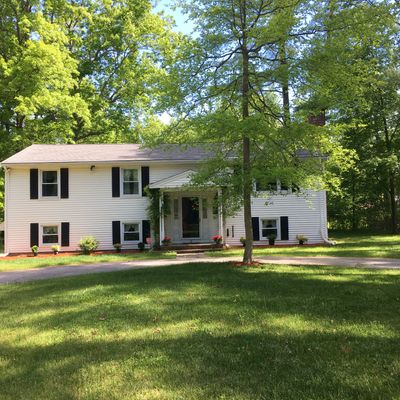 10 W Cudworth Ave, Assonet, MA 02702