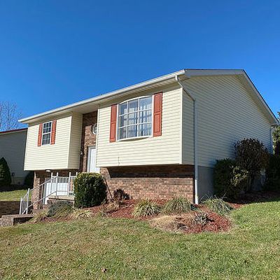 13 Cloverleaf Street, Winfield, WV 25213