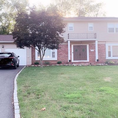 22 Carolyn Ct, East Hanover, NJ 07936