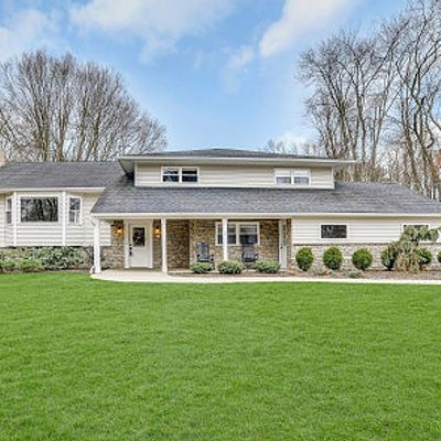 86 Deerfield Ter, Mahwah, NJ 07430