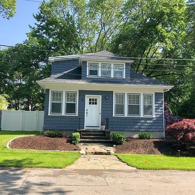 8 Foster St, Barrington, RI 02806