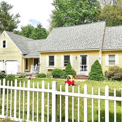 21 Suffolk Ln, Essex Junction, VT 05452