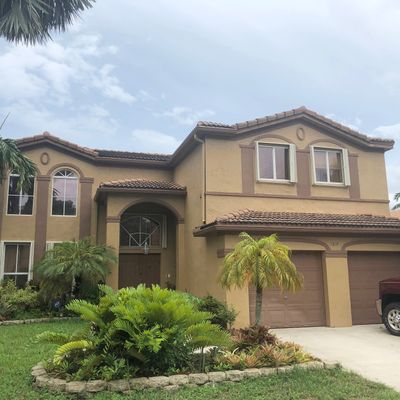 1634 E Harmony Lake Cir, Davie, FL 33324