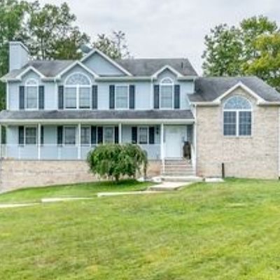 17 Heritage Dr, West Milford, NJ 07480