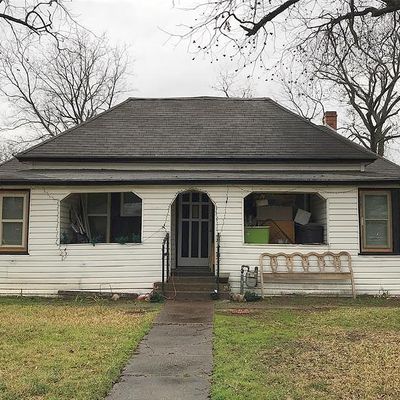 205 E Railroad St, Delta, IA 52550