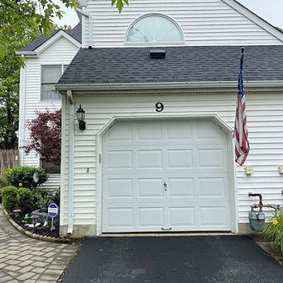 9 Browning Ct, Freehold, NJ 07728