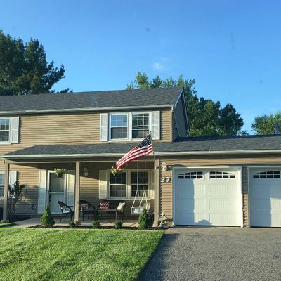 27 Maxwell Ln, Manalapan, NJ 07726