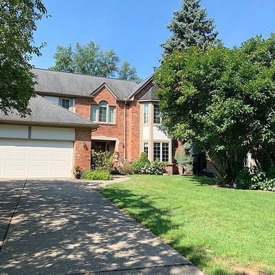 1045 Whittier Rd, Grosse Pointe Park, MI 48230