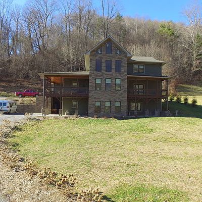 350 Inverness Dr, Waynesville, NC 28785