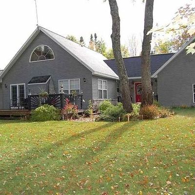 6775 W Pine Dr, Roscommon, MI 48653