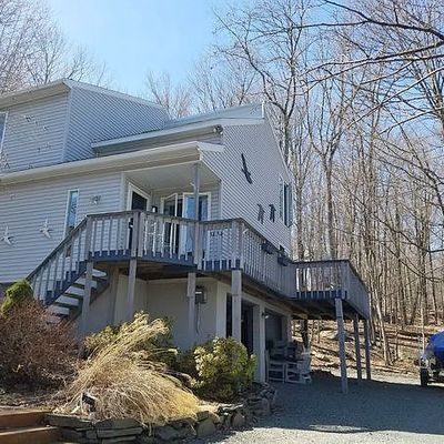 1033 Sunrise Terrace, Lake Ariel, PA 18436