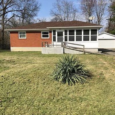 305 Chieftain Dr, Fairdale, KY 40118