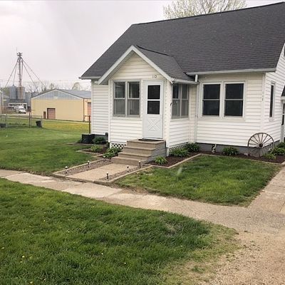 112 W Vinton St, Coggon, IA 52218