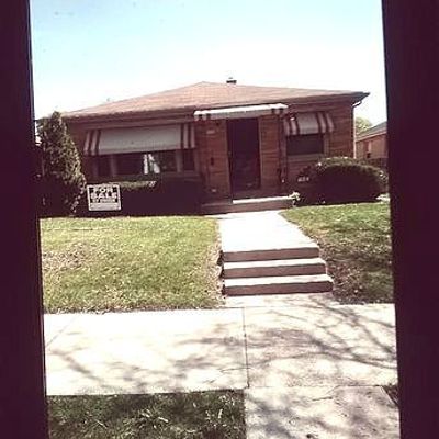 6124 W Leon Ter, Milwaukee, WI 53218