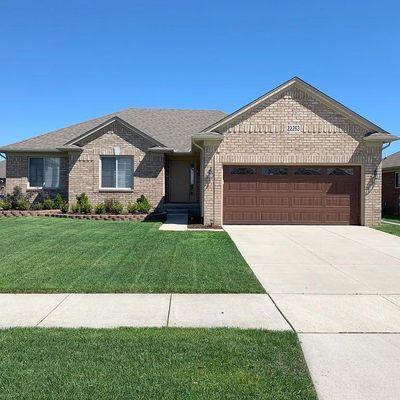 22263 Rhys Dr, Macomb, MI 48042