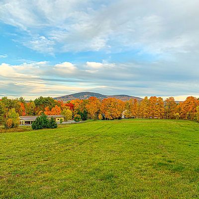 143 Blueberry Ln, New London, NH 03257