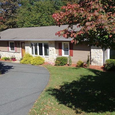 23 Central Ave, Hopatcong, NJ 07843