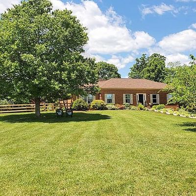 515 Etzler Rd, Troutville, VA 24175