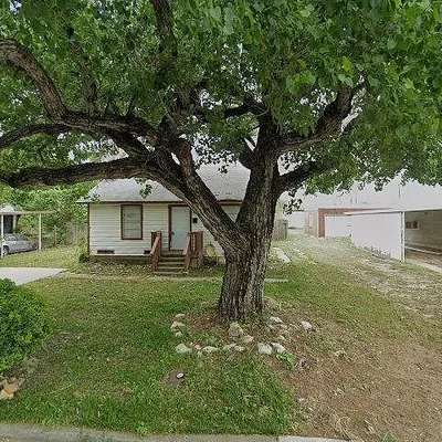 2115 Oakwood St, Haltom City, TX 76117