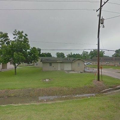 1102 W Clayton St, Dayton, TX 77535